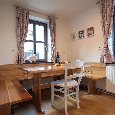 Pritlicni Apartma Hribovc Z Atrijem Kranjska Gora Luaran gambar