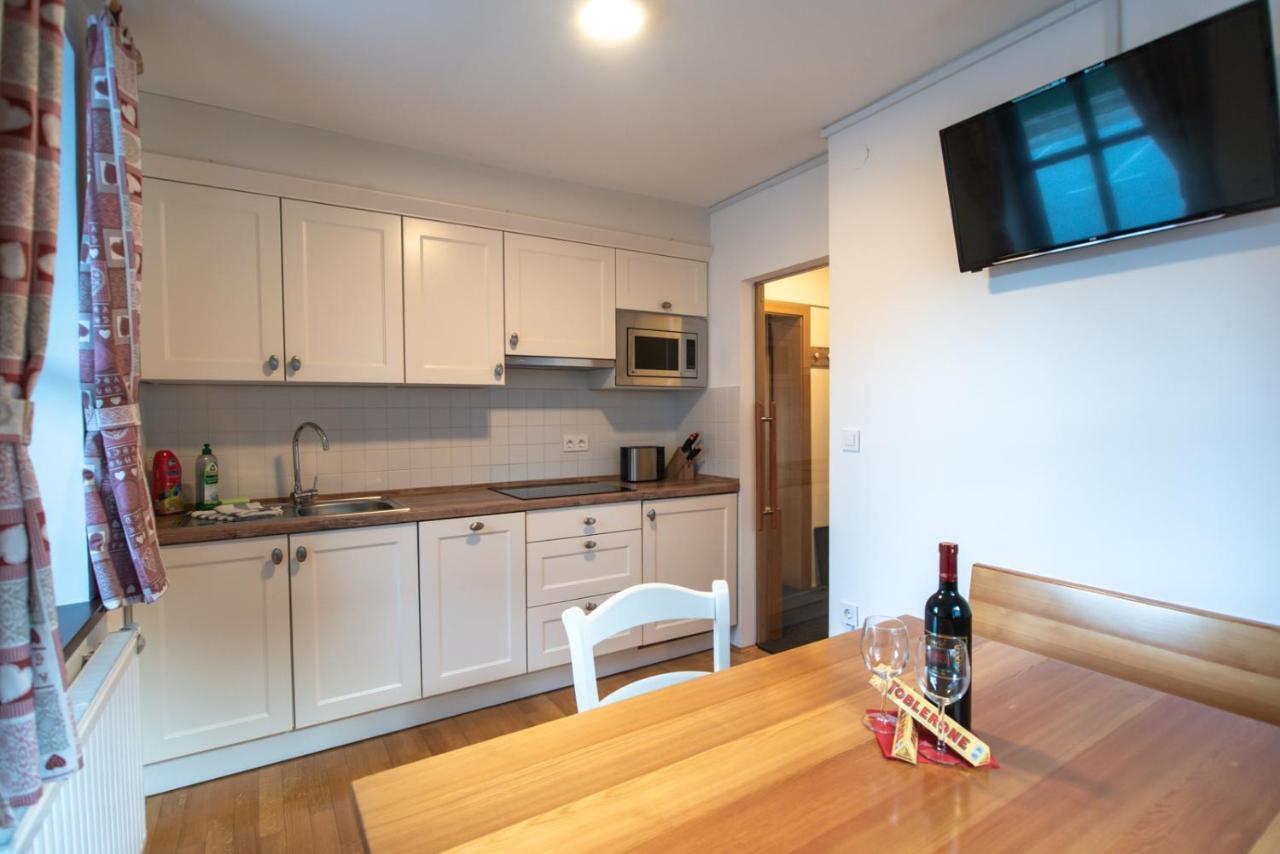 Pritlicni Apartma Hribovc Z Atrijem Kranjska Gora Luaran gambar