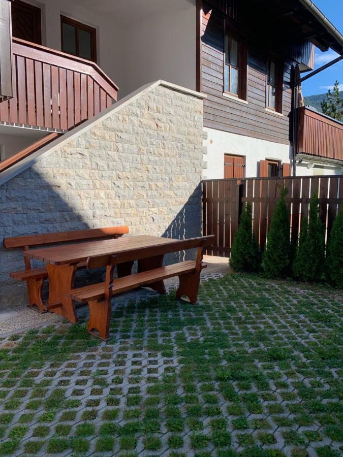 Pritlicni Apartma Hribovc Z Atrijem Kranjska Gora Luaran gambar