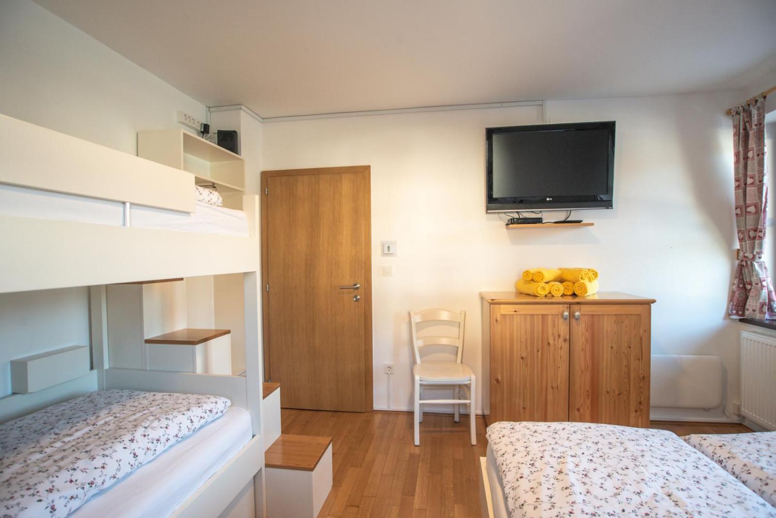 Pritlicni Apartma Hribovc Z Atrijem Kranjska Gora Luaran gambar