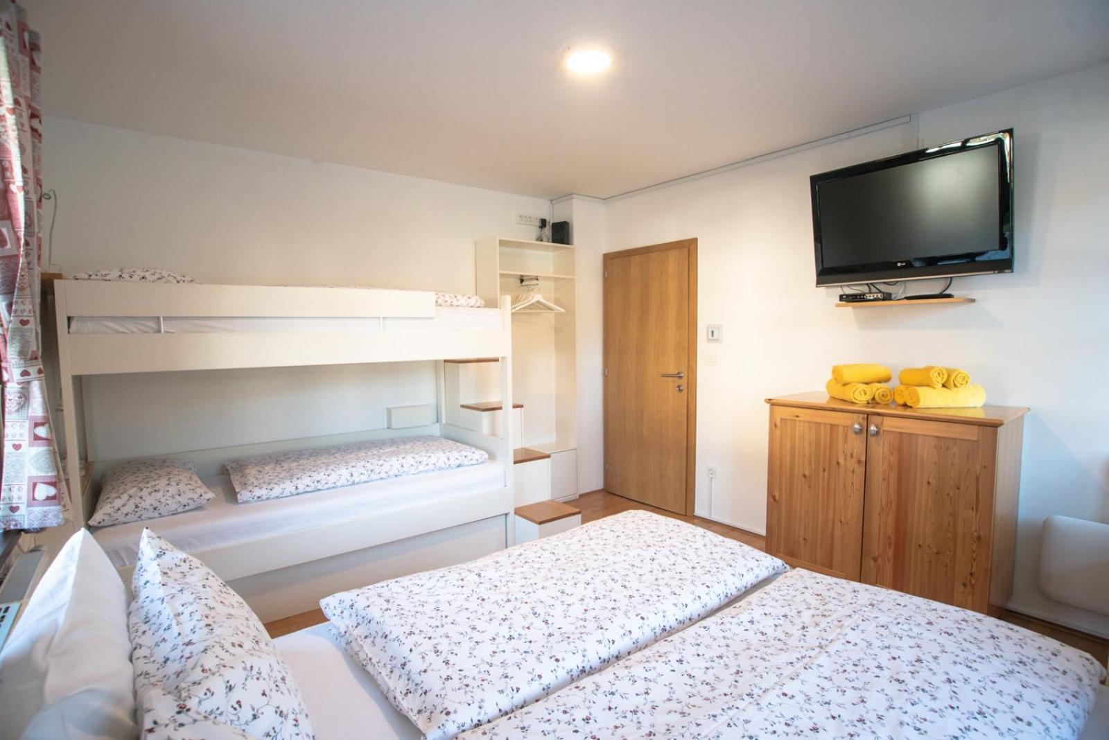 Pritlicni Apartma Hribovc Z Atrijem Kranjska Gora Luaran gambar